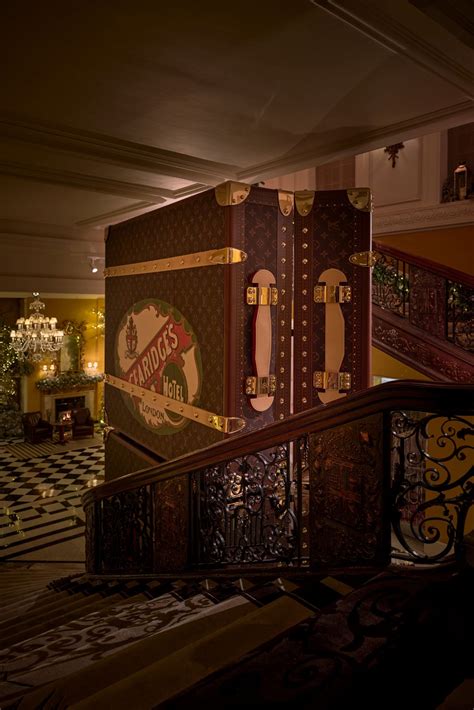 Claridge’s unveils Louis Vuitton Christmas tree 